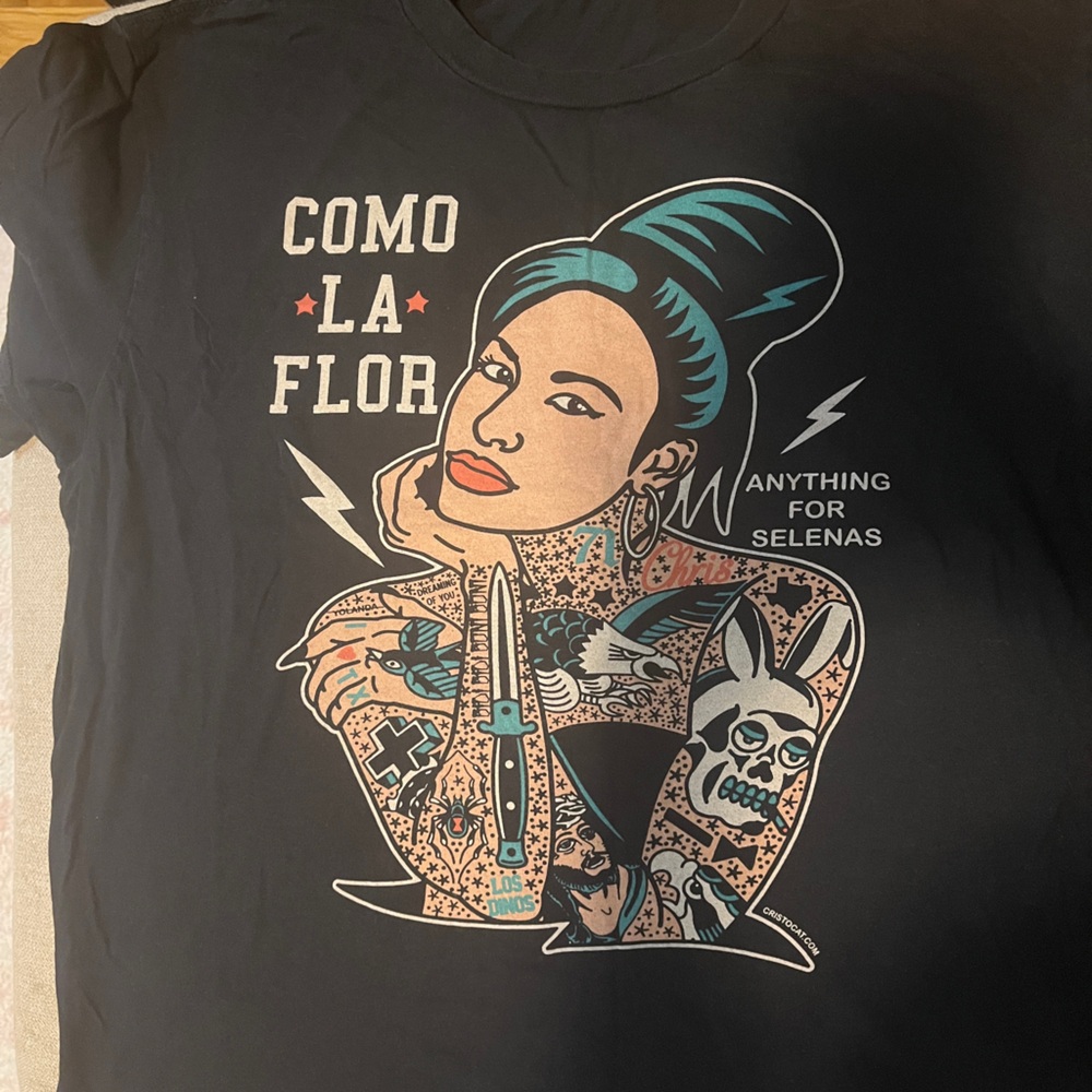 Como La Flor Graphic Tee (L)